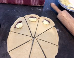 Ciasto na rogale z pysznym nadzieniem
