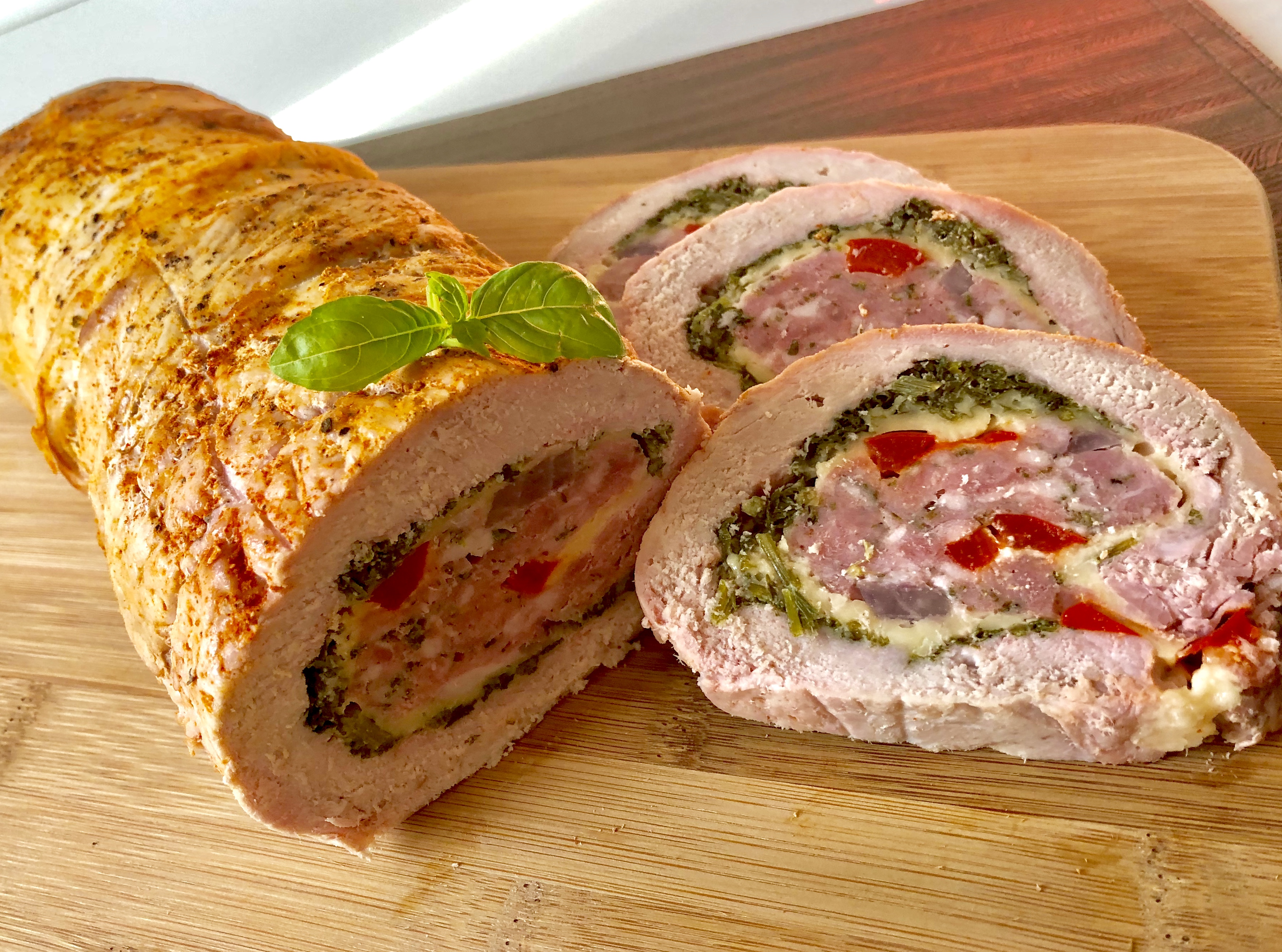 rolada schabowa faszerowana mielonym mięsem