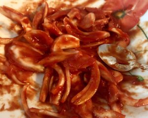 Mieszanka do przepisu na śledzie z orzechami i suszonymi pomidorami