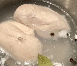 gotowanie mięsa do fit zupy pomidorowej