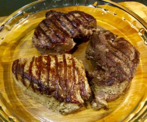 Steki z polędwicy wołowej zapiekane w piekarniku