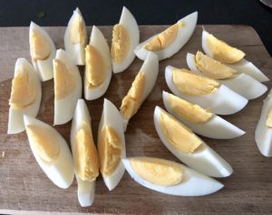 Fit sałatka z jajkiem i łososiem (250 kalorii) - 6ECC88A9 68DE 479E B09D 90ED04FB7F4B