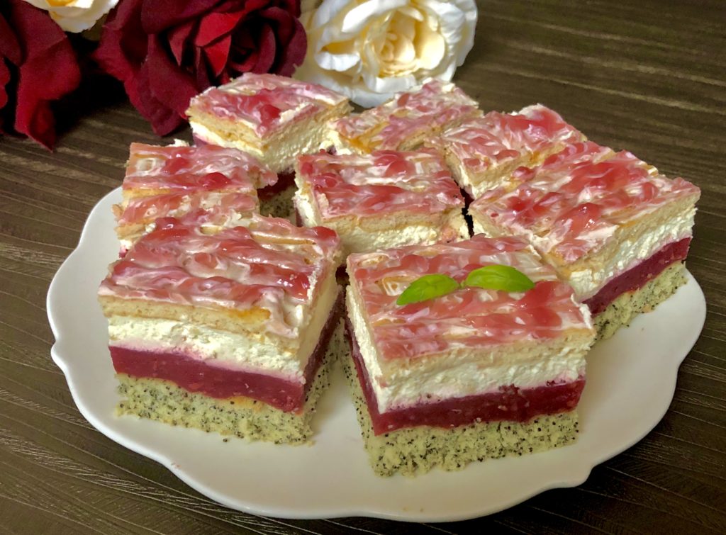 Ciasto malinowe na biszkopcie