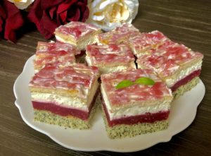 Ciasto malinowe na biszkopcie