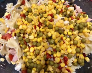 Pyszna sałatka makaronowa z wędzonym kurczakiem - 7ABB1B74 3414 4576 9CD1 426FF2A1EB69