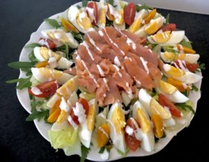 Fit sałatka z jajkiem i łososiem (250 kalorii) - BD581873 2E5F 4F64 96CC 4AB3AA3D046A