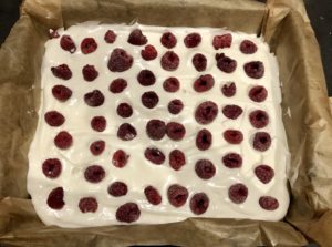 Kruche ciasto z pianką i mrożonymi owocami - BF095666 FB86 42D3 A57A 7DB2A6158869