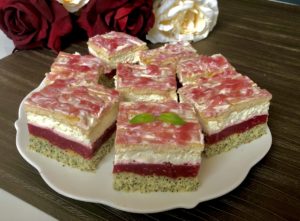 ciasto malinowe na biszkopcie