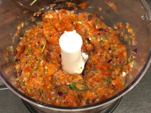 Pasta warzywna do tortilli z chrupiącym kurczakiem