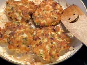 Smażenie siekanych kotletów rybnych