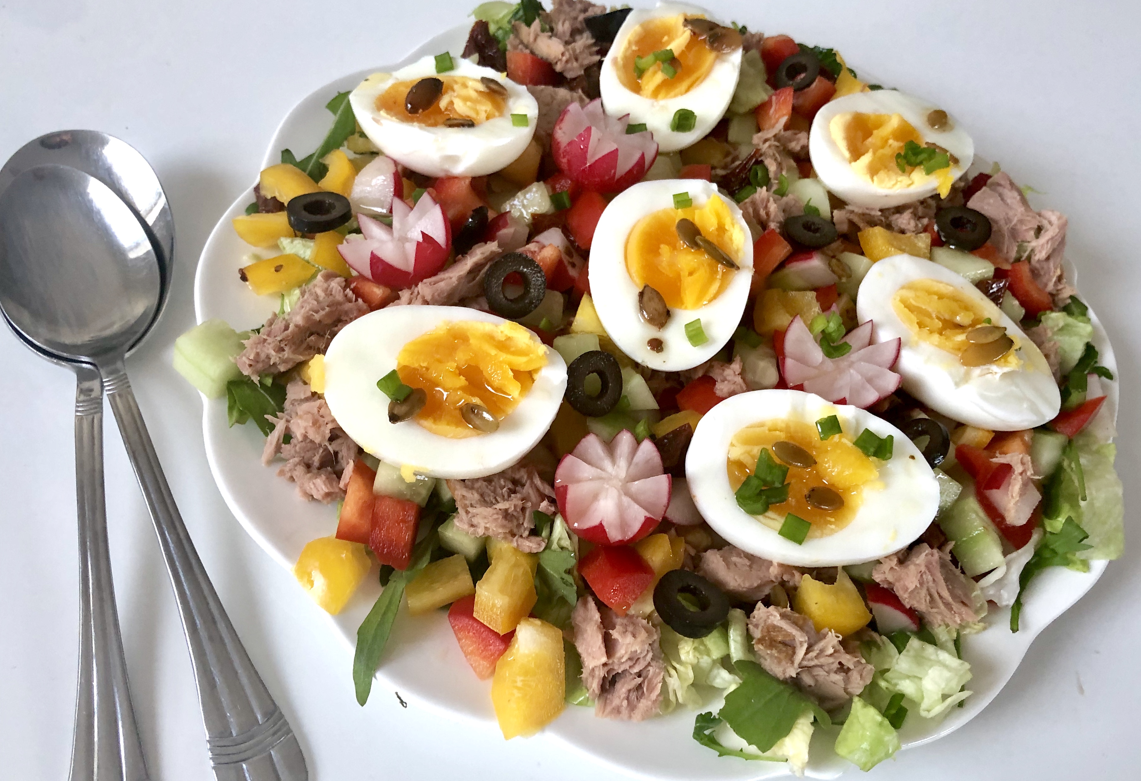 niskokaloryczna sałatka z tuńczykiem