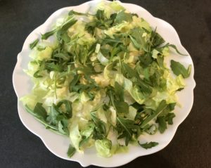 sałata do sałatki z tuńczykiem i jajkami