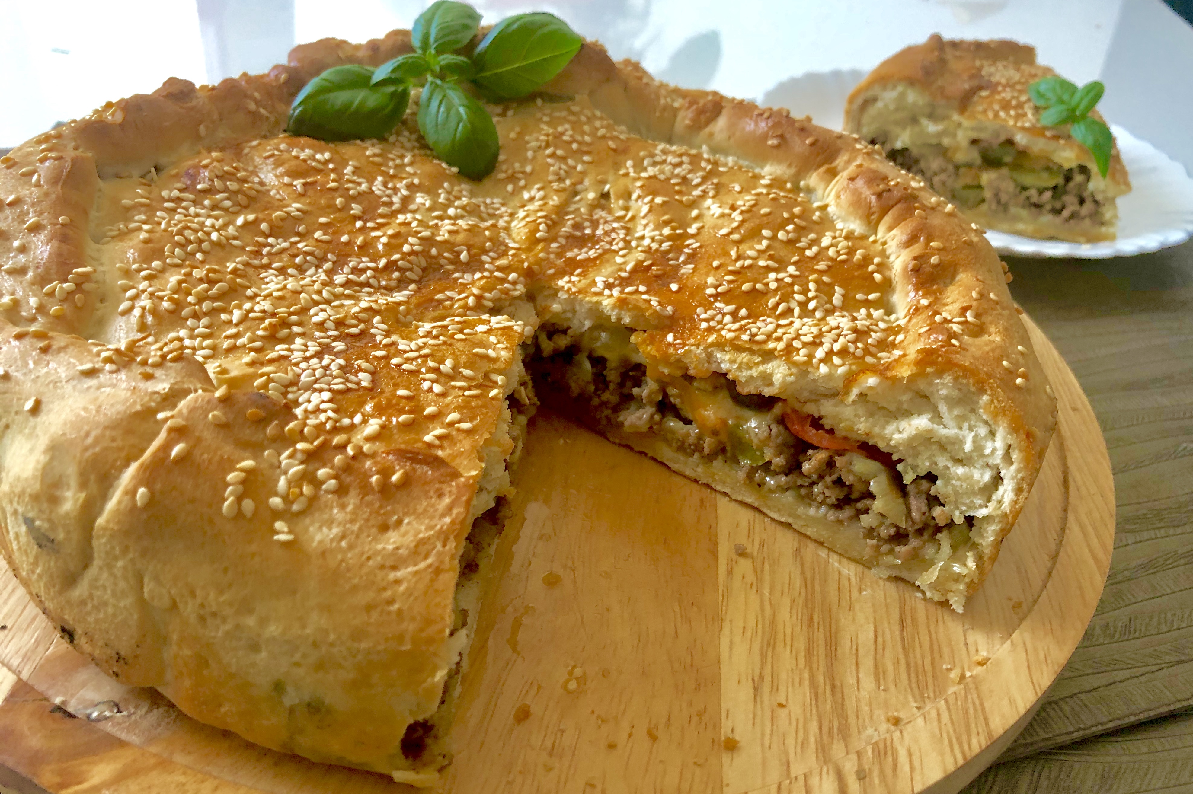 Przepis na cheeseburgera z tortownicy: