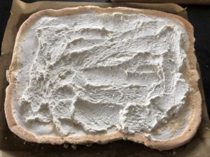 Rolada bezowa z kremem mascarpone i owocami - 2ED84034 8901 4361 BA13 C883F5DFC534