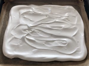 Rolada bezowa z kremem mascarpone i owocami - 3CDC718C 968A 458D 98C3 FCEF7312A339