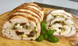 Rolada z indyka faszerowana cukinią, suszonymi pomidorami i serem feta - 98A1BEB5 814C 40AA BDF9 116E1DFD54C0