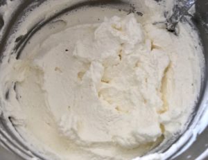 Rolada bezowa z kremem mascarpone i owocami - C90FF23D 95D6 4AC9 8064 E628A9AC3FF8