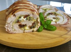 Rolada z indyka faszerowana cukinią, suszonymi pomidorami i serem feta - D86F6F69 D1BF 4078 9D1B A83E245C88FA