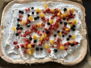 Rolada bezowa z kremem mascarpone i owocami - F6EB8AAC 3261 4BE7 AC0B 67249F04F80E