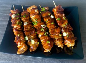 szaszłyki drobiowe barbecue gotowe do podania