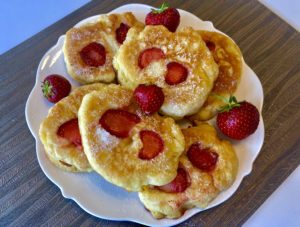 Puszyste racuszki z truskawkami i jabłkiem - 30E543DD 70AC 41D0 BC5B 072DEAF8CF8C