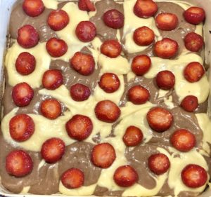 Łaciate ciasto z truskawkami - CD7A1B22 27EF 46F2 AC86 545338651908