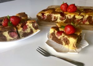 Łaciate ciasto z truskawkami - D483B8F0 2359 415E 96DF 2E233B87CE96