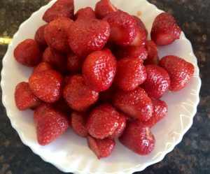 Łaciate ciasto z truskawkami - FCE19CBD 7557 4FE9 8CCE 1C57C44364E1