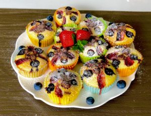 Jogurtowe babeczki z owocami i czekoladą - 2F08A661 D063 407C 87FA 4ACD7FF908D4