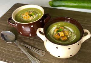 Kremowa zupa z cukinią i grzankami - 545C477C B8C8 4B44 A396 27DE202172D3