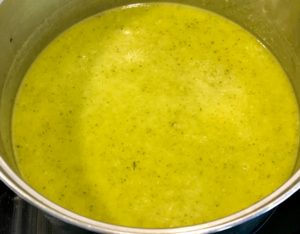 Kremowa zupa z cukinią i grzankami - 6AF7E2BD 1870 4A8A BE26 FB9D65A39F5C