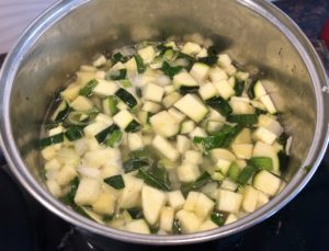 Kremowa zupa z cukinią i grzankami - AAB6E2E5 C99A 4EE4 AD31 86C0A8899721