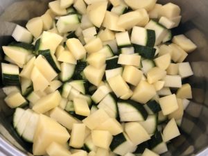 Kremowa zupa z cukinią i grzankami - C89D8E69 9252 4D53 AC4B 10055E818754