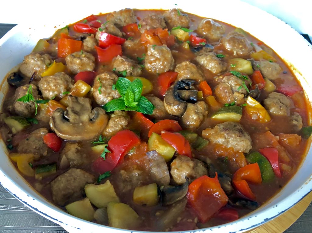 Bigos cygański z klopsikami