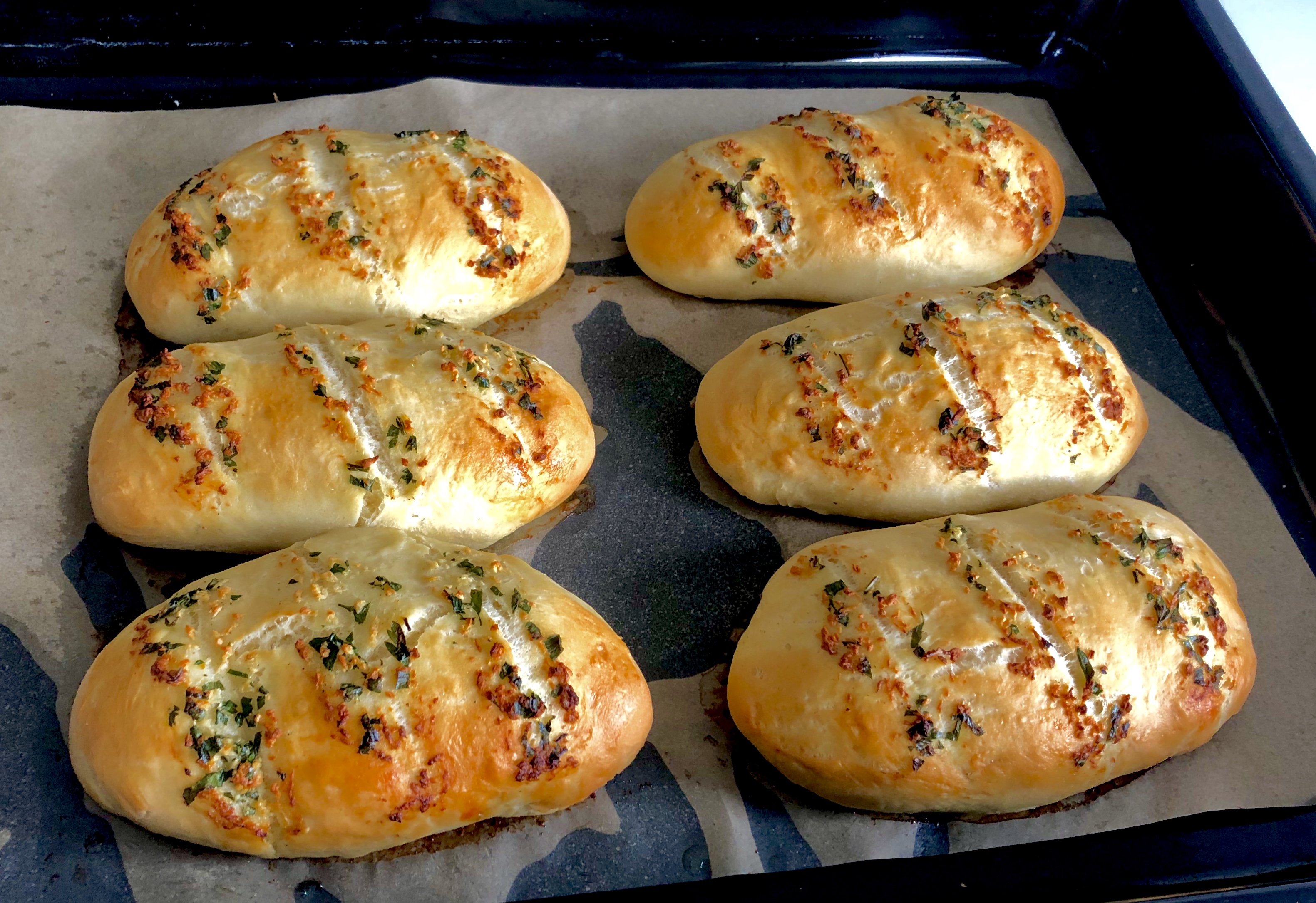 Bułki czosnkowe - FF8142E6 9D3F 48FD B8D2 AAB777A30731