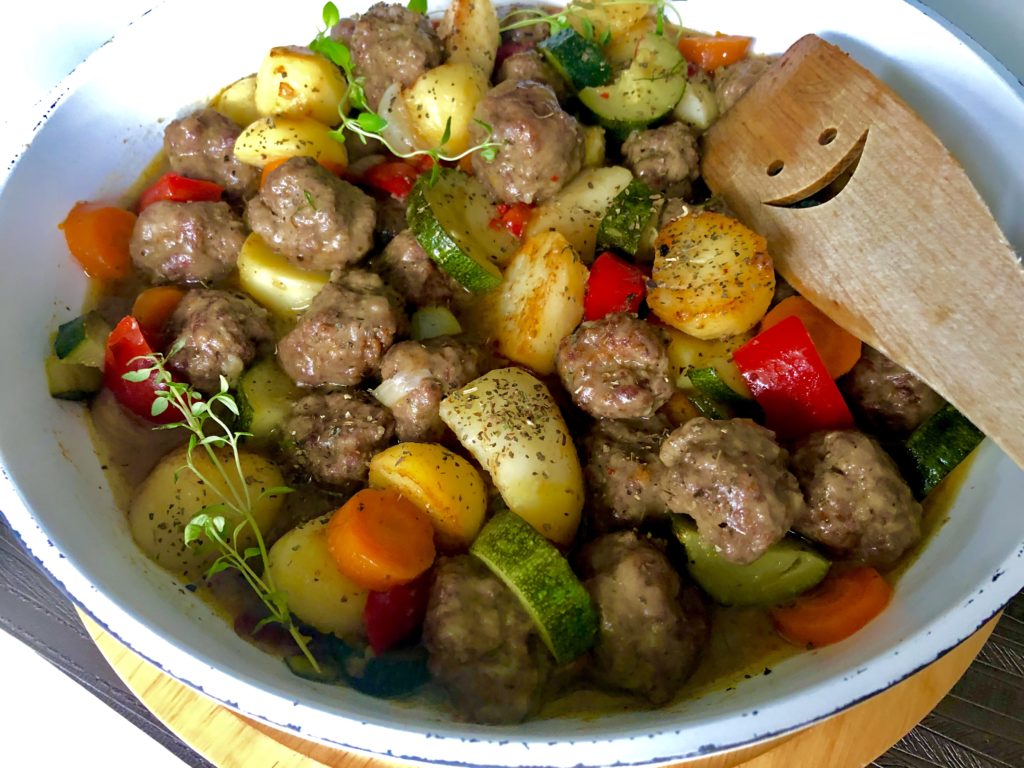 Wiejski kociołek z klopsikami