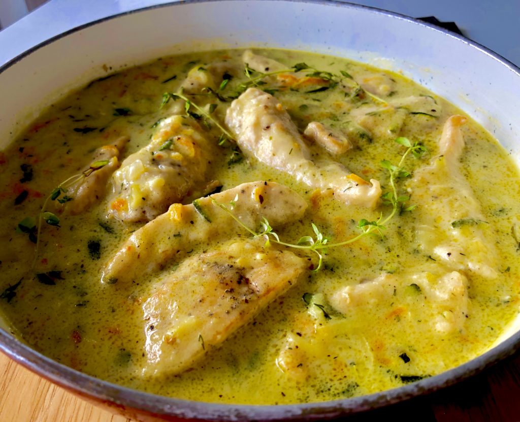 Filety drobiowe w pysznym sosie z cukinią