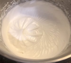 Dwukolorowa rolada biszkoptowa z malinami - 813897D3 F5D6 44FC AE5D B360E71E77C9