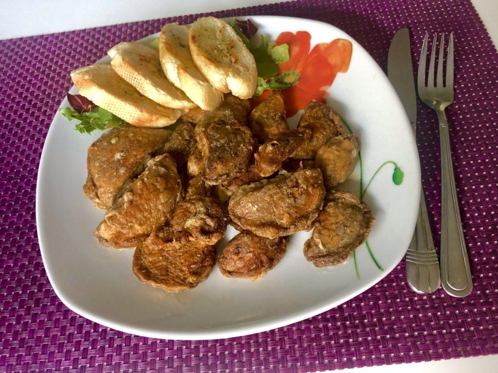 Chrupiące smażone grzyby leśne