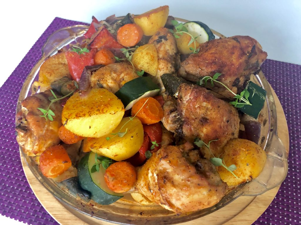 Kurczak w jogurtowej marynacie pieczony z warzywami