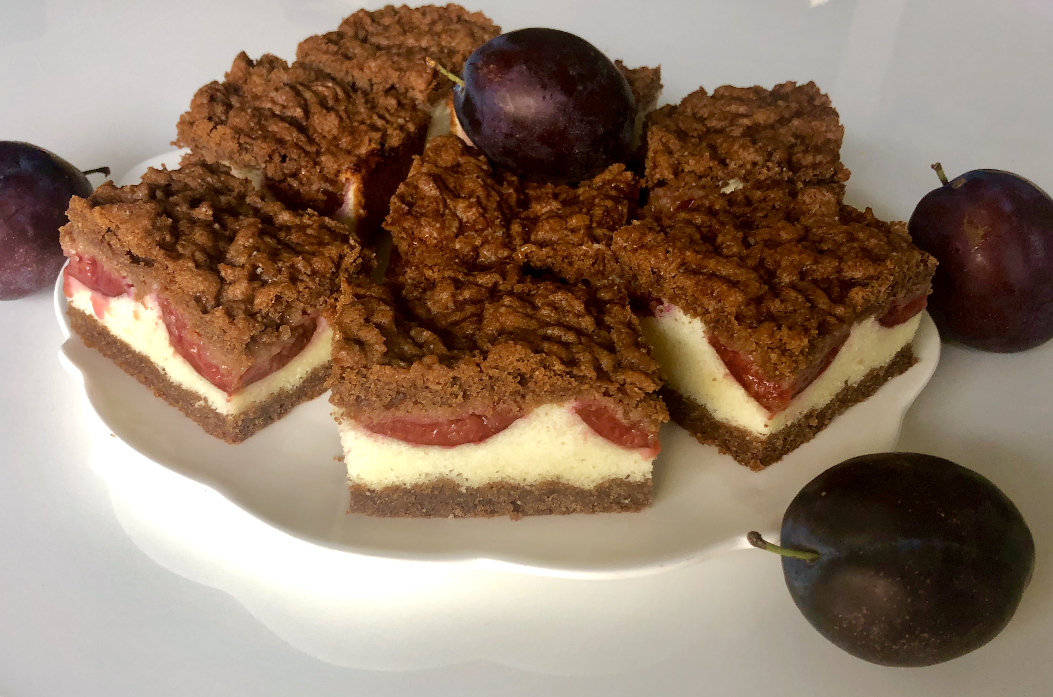 Grysikowiec ze śliwkami - 8F2DC983 90A5 4083 9997 78D9D80BA5E6