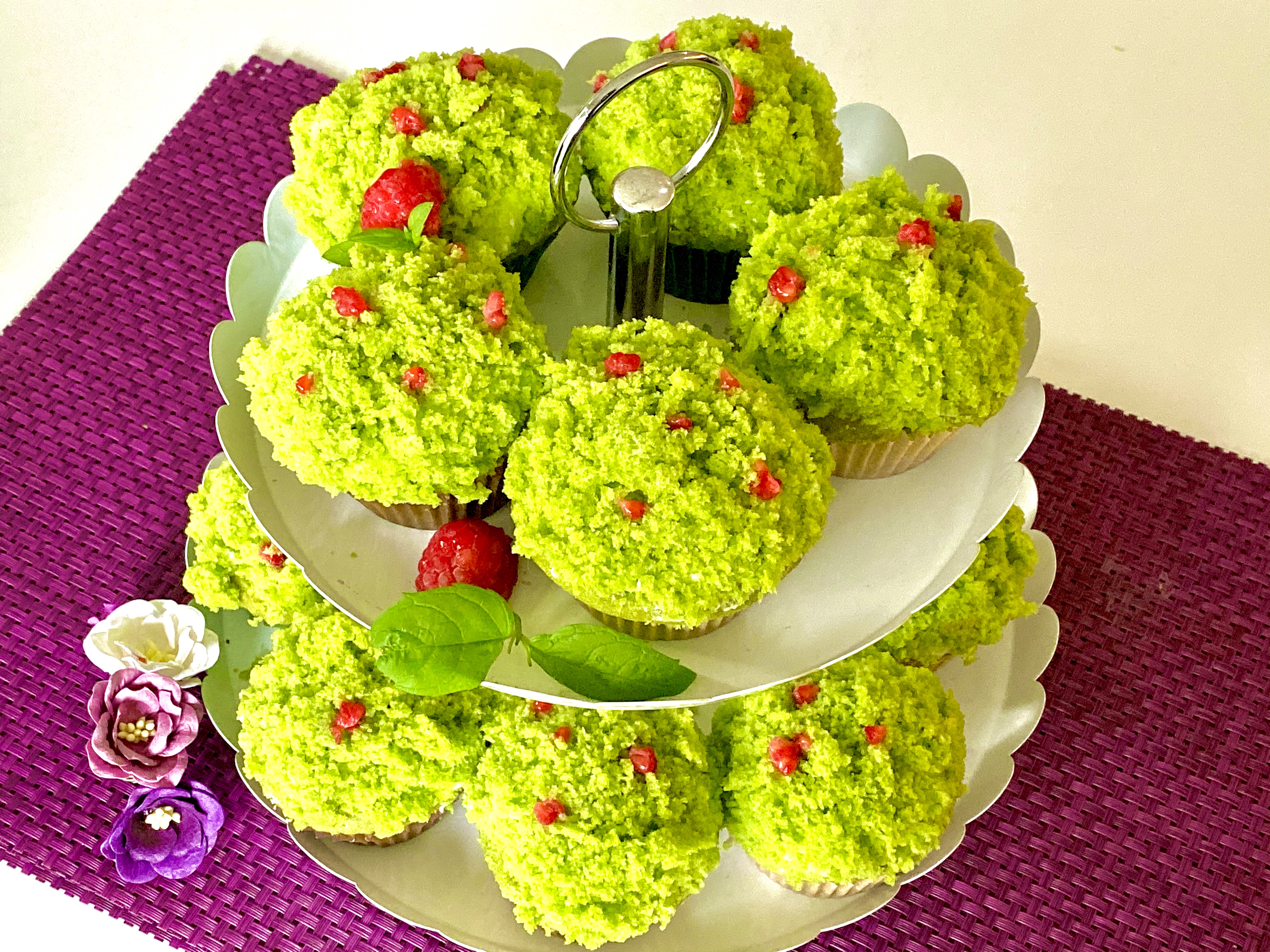 Leśne kopczyki czyli babeczki z kremem i owocami - 404A728A 60E6 4BC6 980C CB21B911E4F0