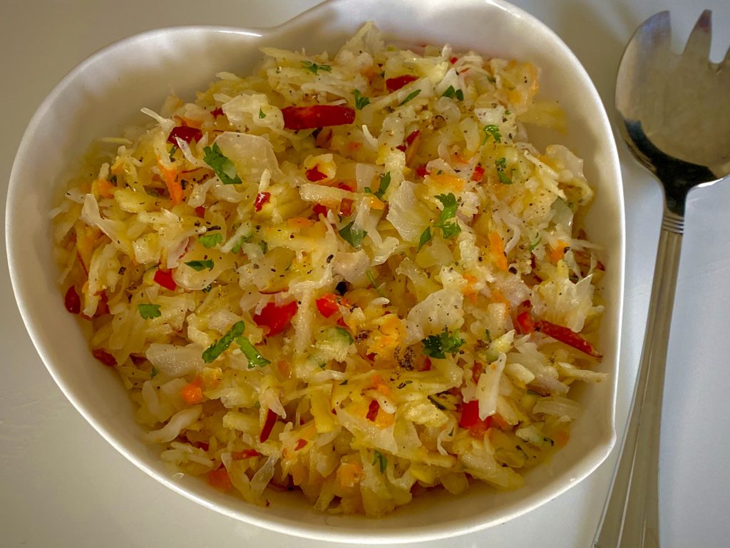 Surówka węgierska z kiszonej kapusty