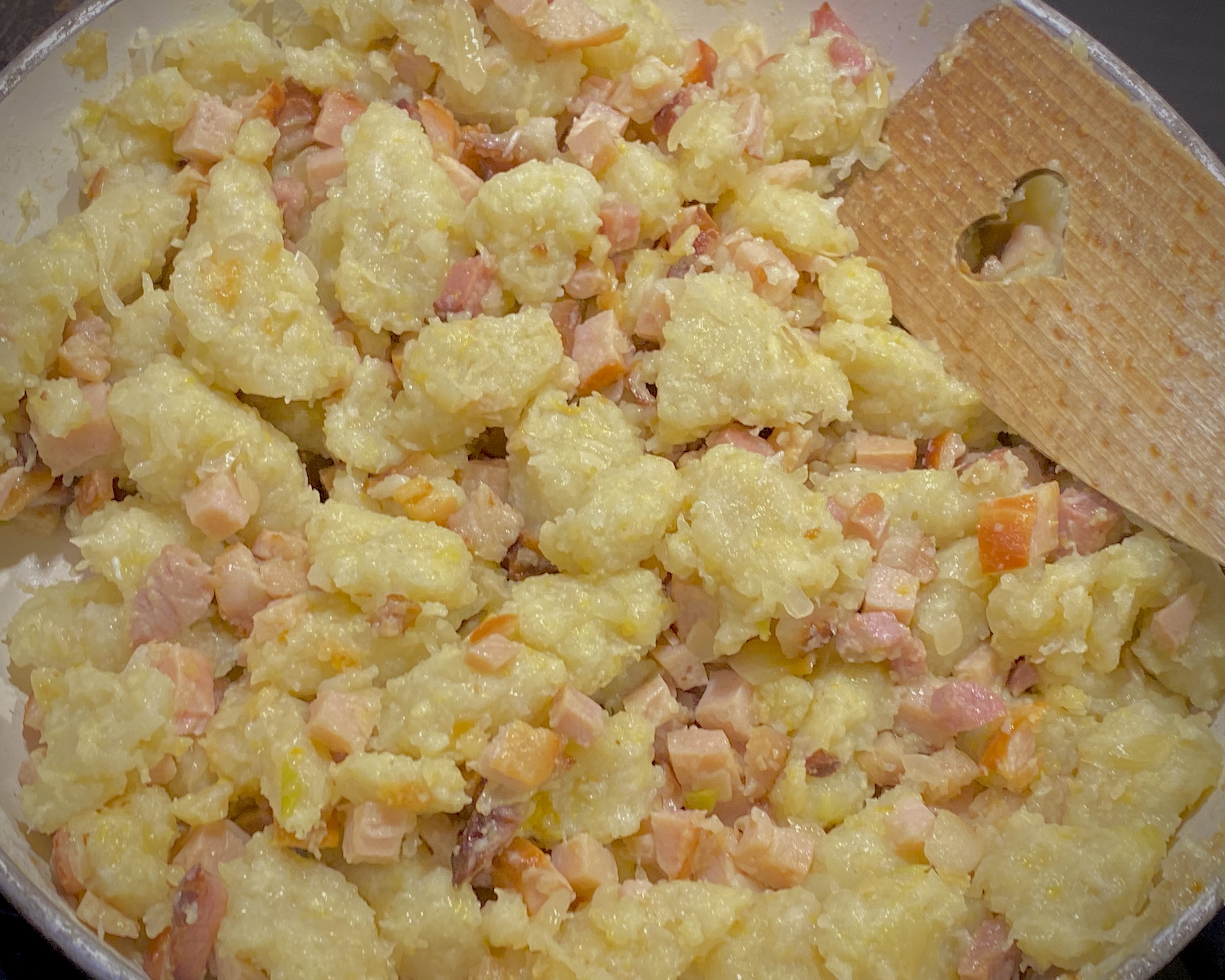 Kluski ziemniaczano-dyniowe z boczkiem i kapustą - D19BF84F C4A8 4C06 993B 8D35CBAE1A19