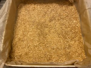 Schładzanie spodu pod sernik z kulkami makowymi