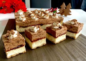 Sernik z musem czekoladowo-pierniczkowym