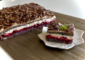 Świąteczne ciasto makowe z wiśniami