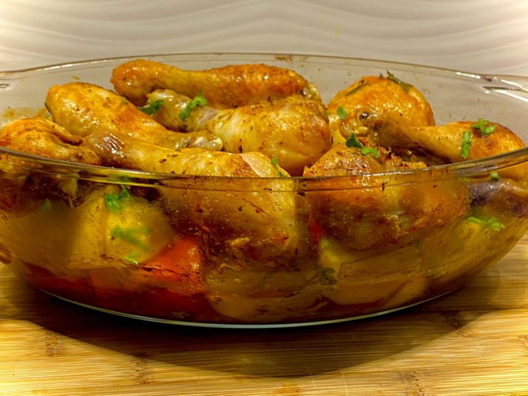 Jednogarnkowy obiad z piekarnika: kurczak pieczony z warzywami - A92F9AFF D6DB 4F40 AEEF F185F39CAA07 scaled e1580036315215