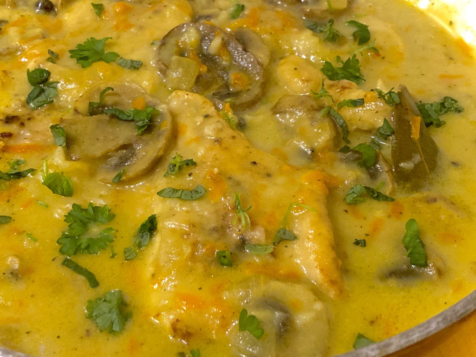 Kurczak w kremowym sosie z pieczarkami - CDA75FCF B650 400D 9087 48E91555B4EE