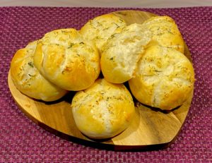 puszyste bułeczki maślane gotowe do podania